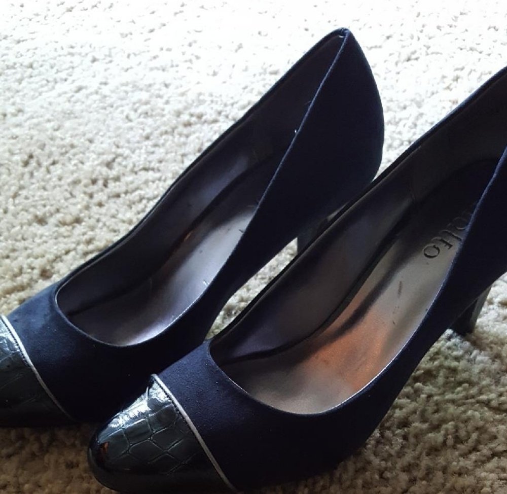 Shoes - Picture 3 of 3